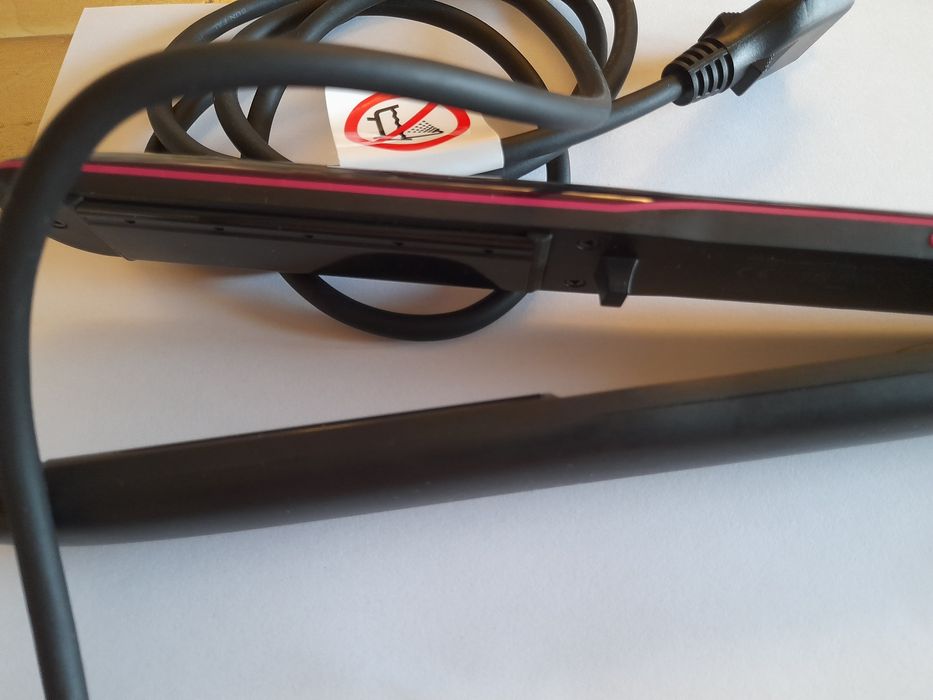 Вирівнювач волосся ROWENTA