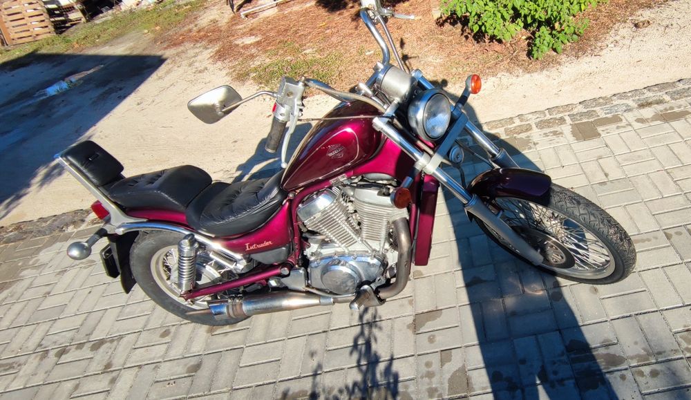 Suzuki Intruder VS750