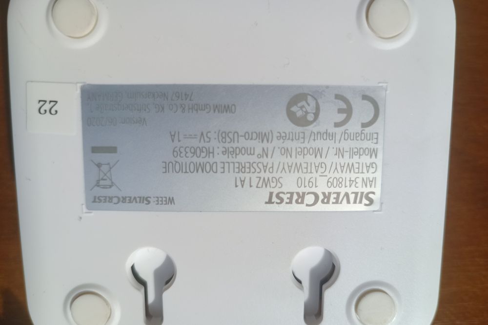 Bramka Lidl silvercrest zigbee LAN i 3 żarówki led z czego 2 nowe.