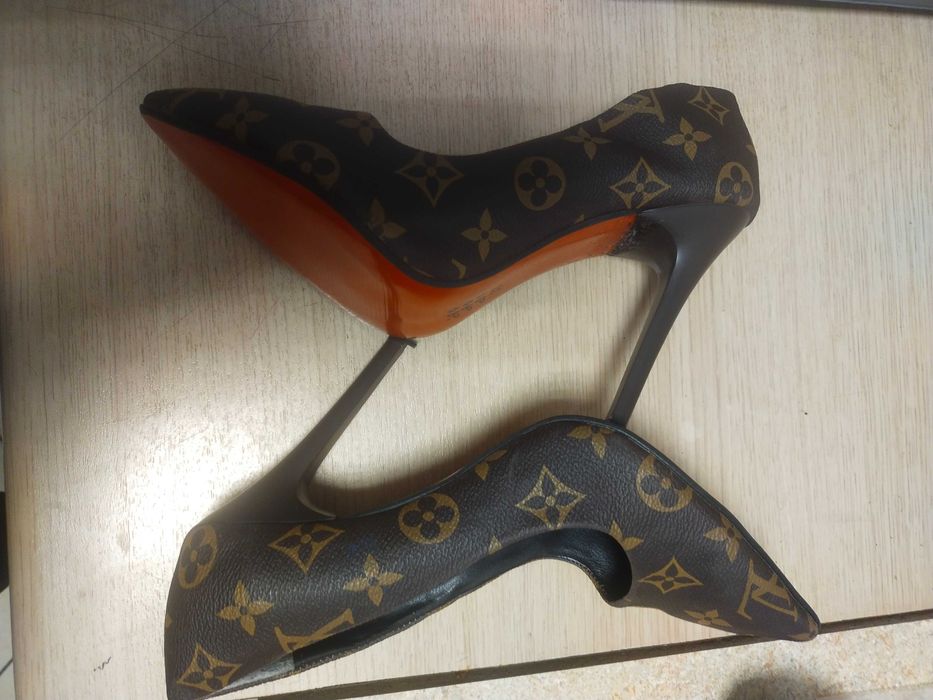 Brązowe szpilki Louis Vuitton rozmiar 37