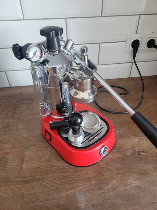 Професійна кавомашина La Pavoni Professional Lever
