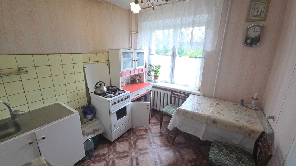 Продаж двокімнатної вул. Флоренції 5