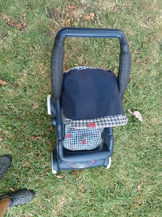 Carrinho de bebé de brincar