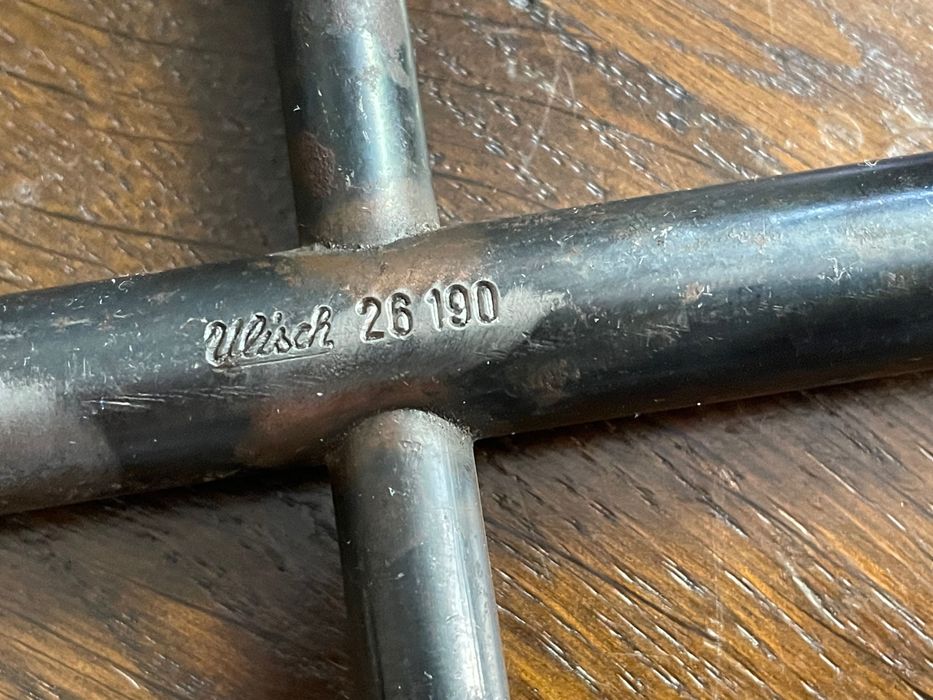 Stary klucz krzyżak sygnowany Ulisch 26 190