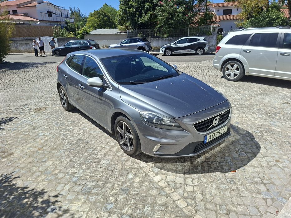 Volvo V40 R Design 2.0 D 120 cv 2015  Full Extras