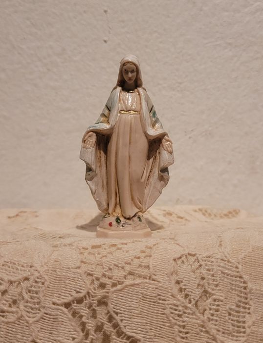 Figurka Matki Bożej