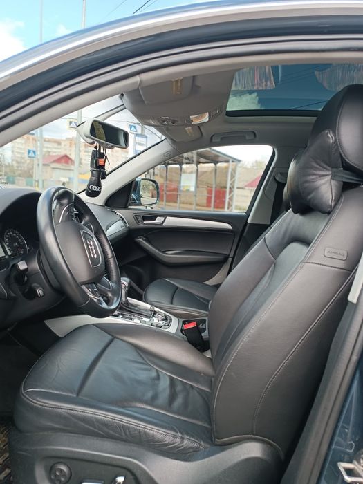 Автомобіль Audi Q5