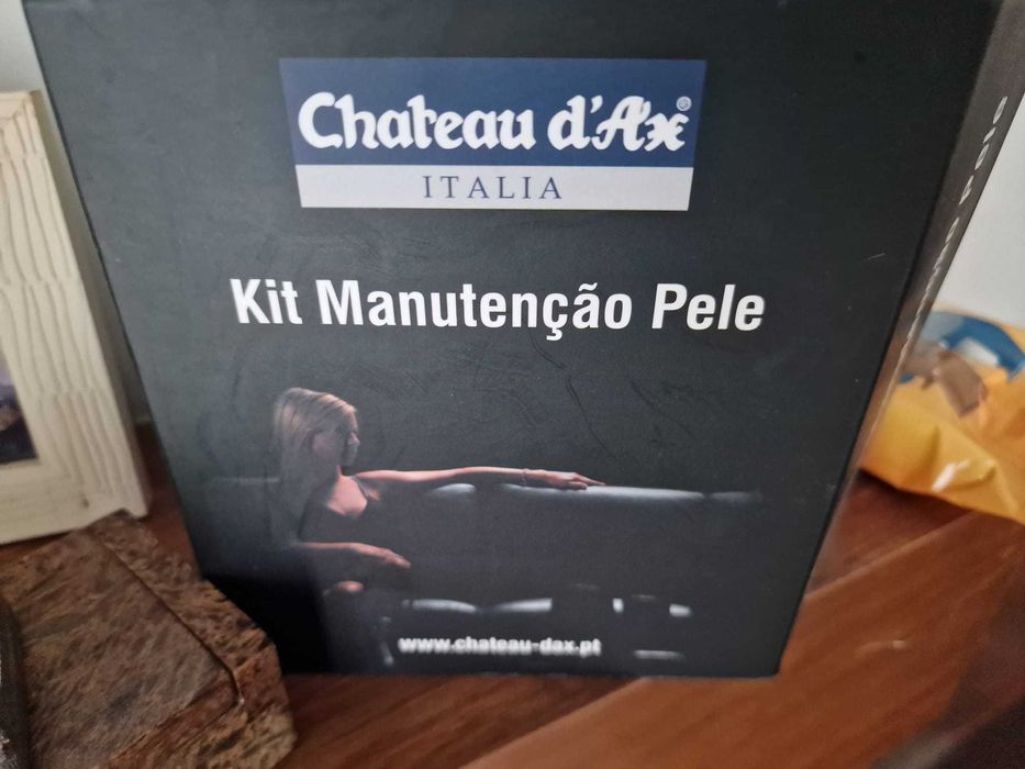 Sofás Chateau D´Ax e outro mobiliário de quarto e sala