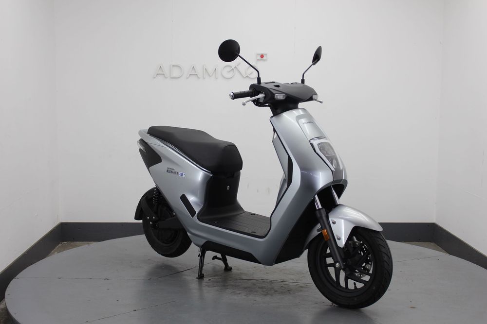Honda EM-1e електроскутер