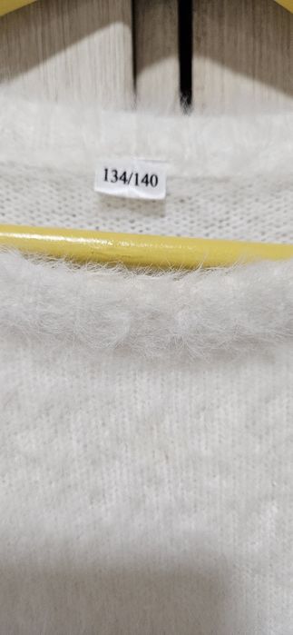 Нова пухнаста кофтинка на дівчинку