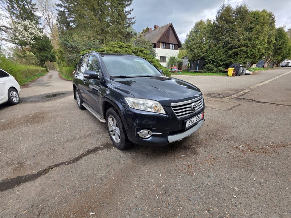 Тойота рав 4.