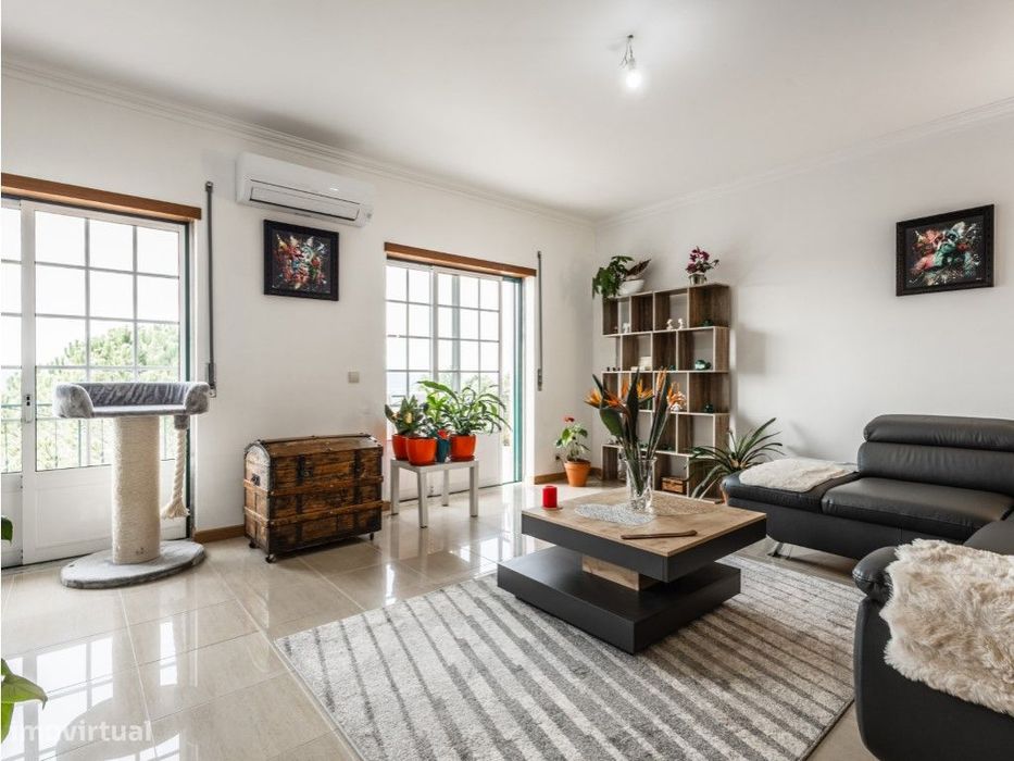 Apartamento T3 com garagem, churrasqueira, Jardim em Coimbra