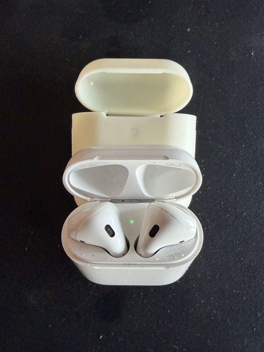 Apple airpods 2 em otimo funcionamento