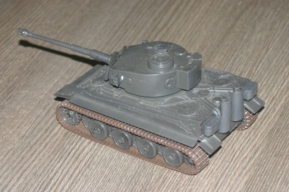 р/у танк Tiger - 1 без джойстика 1/35