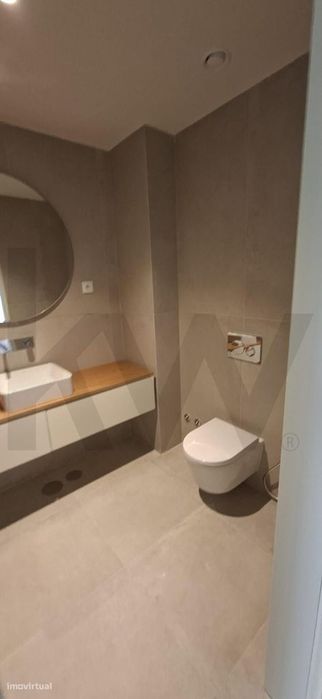 Arrendamento - T2 novo com terraço em Paranhos, Porto