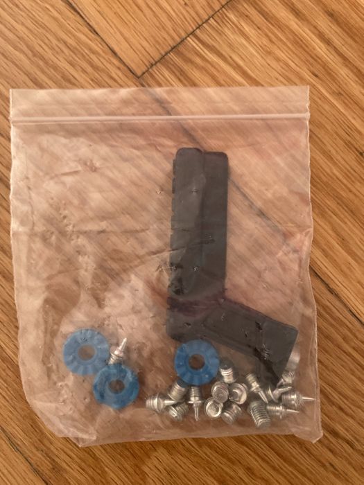 Ténis de pista Reebok com bicos