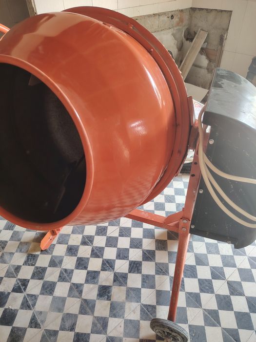Alugo Betoneira 125 litros