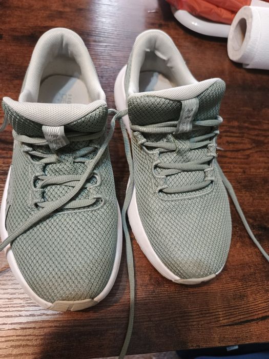 Buty under armour r. 40