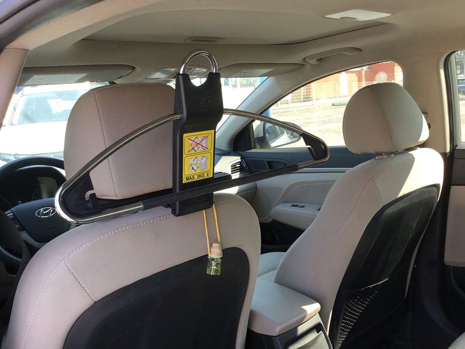 Вішалка автомобільна для одягу