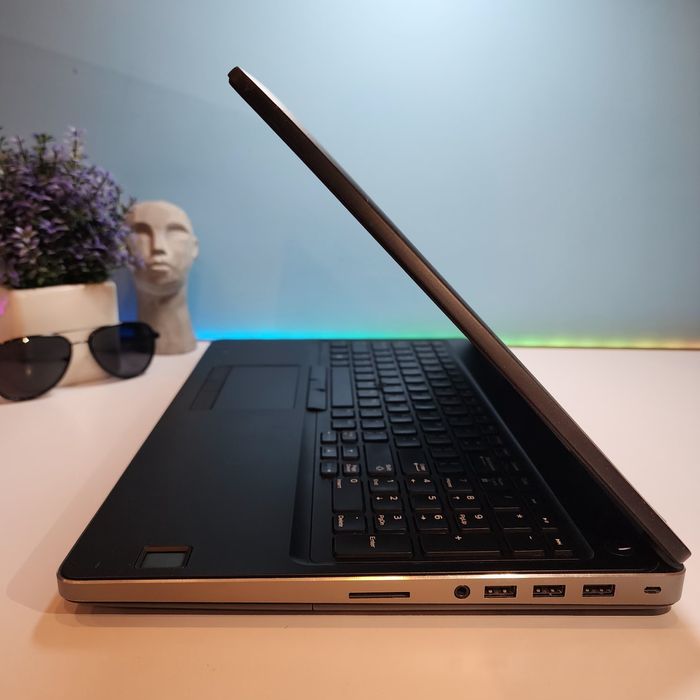 Ноутбук 15.6" FHD Dell Precision 7510 (i7-6820HQ / 16GB / SSD 256GB