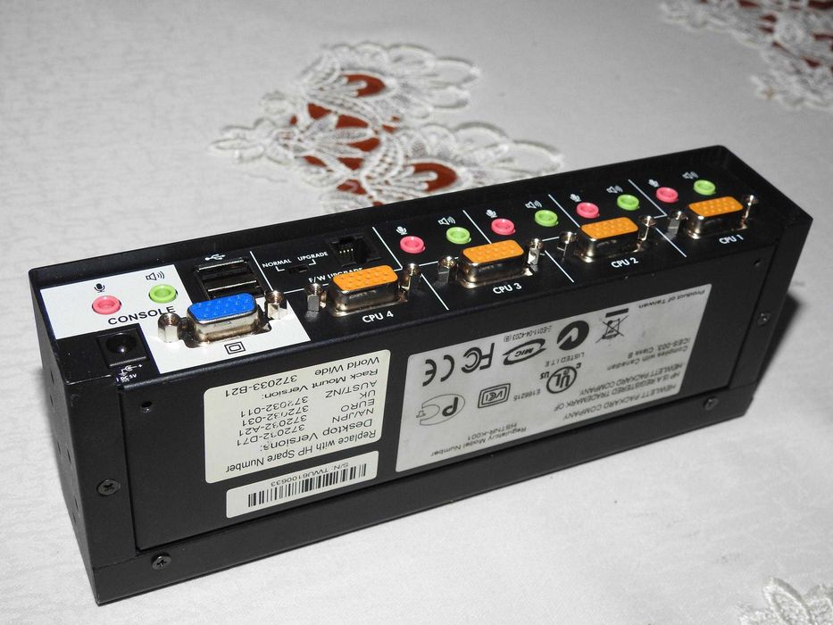 Przełącznik KVM HP 1x4 USB/PS2 KVM Switch 372032-A21