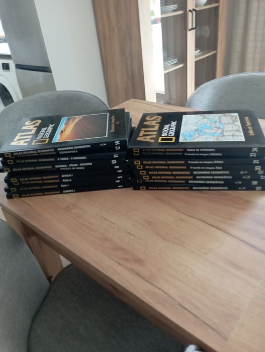 Vendo 17 volumes atlas Nacional Geográfico estado novo