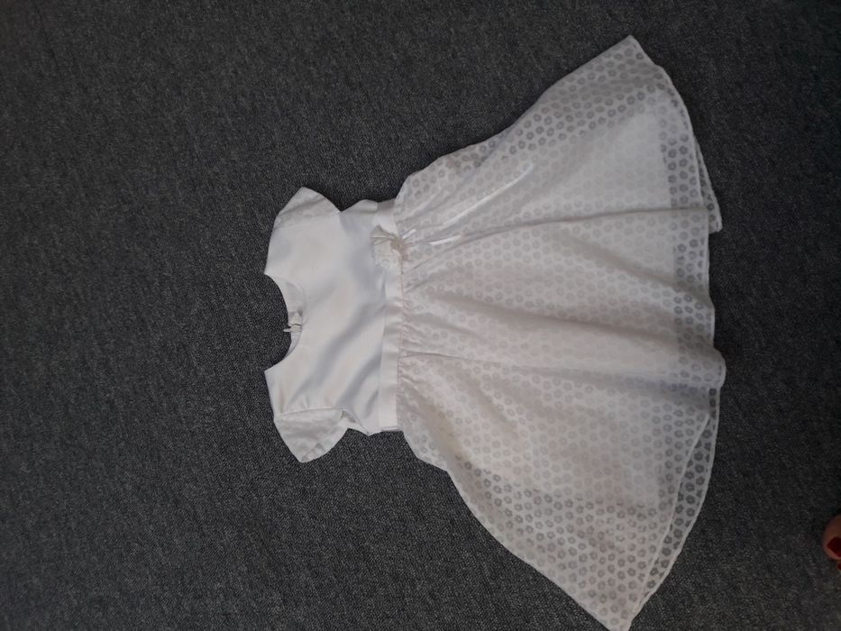 Sukienka rozmiar 74 cm idealna na chrzest