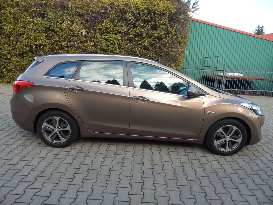 Hyundai I30 Sprzedam Hyundai i30 kombi 2015