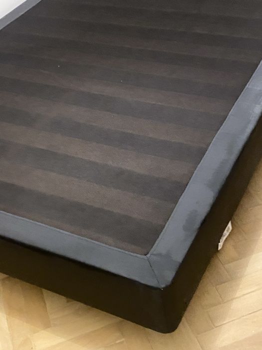 Sommier preto de napa e colchao ikea