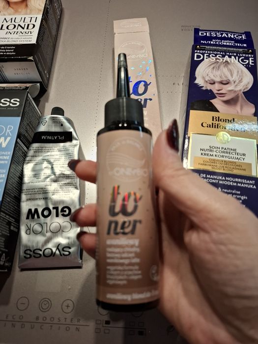 Platynowy biały blond farbowanie rozjaśniacz i tonery