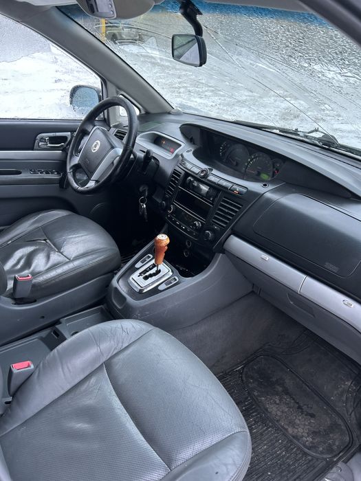 Ssangyong rodius 2.7 дизель автомат