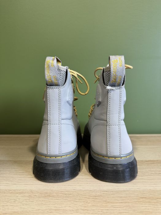 Dr. Martens Modelo Quinton 42