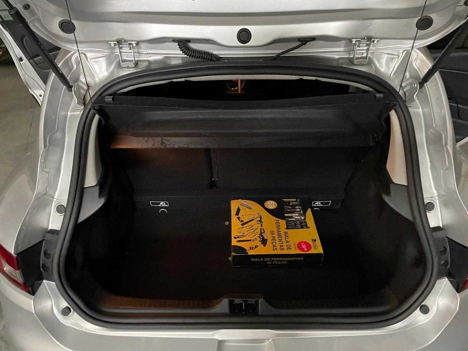 Renault Clio Limited Apenas 50.000km em Garagem