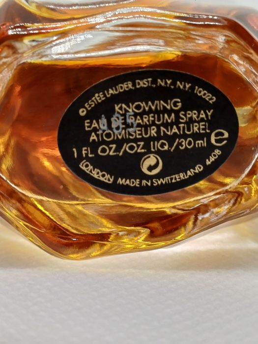 Женские оригинальные винтажные духи Estee Lauder Knowing 30ml