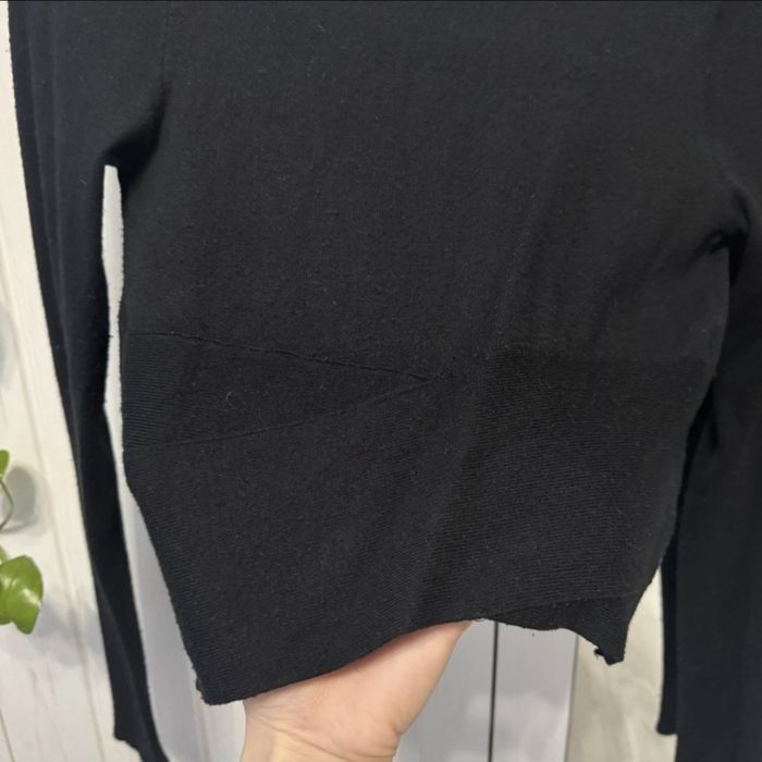 Sweterek krótki czarny elegancki basic z długim rękawem