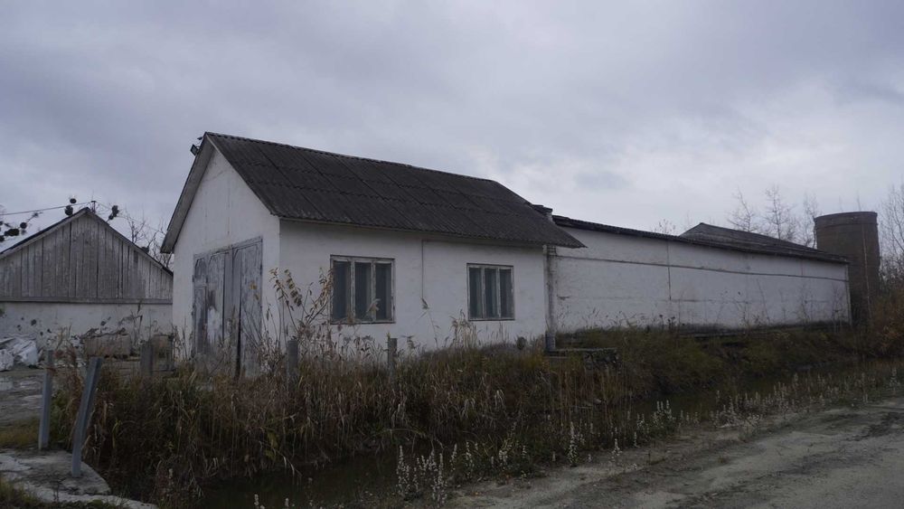 Майновий комплекс з виходом до залізничної колії на трасі Київ-Чоп