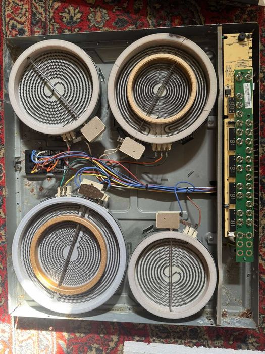 Варочна поверхня Hotpoint Ariston