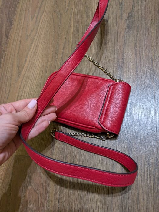 Маленькая сумочка guess