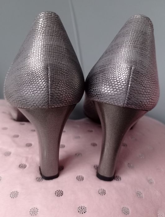 Obuwie damskie sprzedam 36