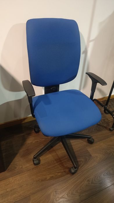 Cadeira de escritório azul