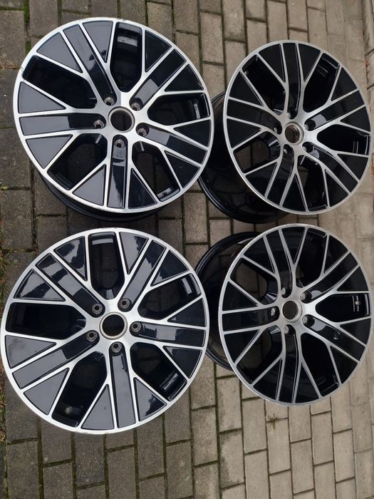 Felgi PORSCHE TAYCAN TURBO 20" 9J3 Porsche Panamera 971 972