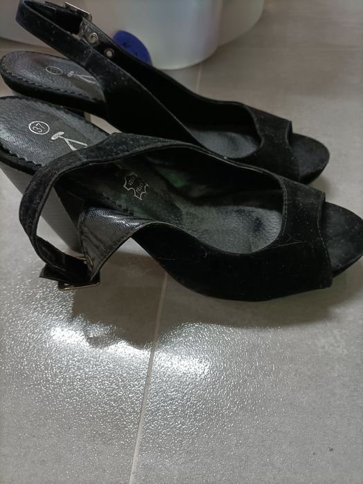Buty na obcasie r. 37