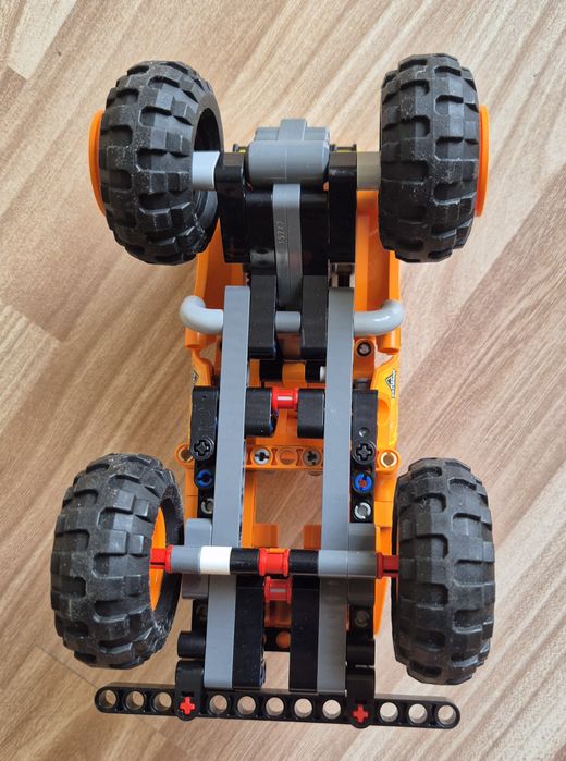 Машинка-конструктор LEGO Technic Monster Jam

TECHNIC

TECHNI