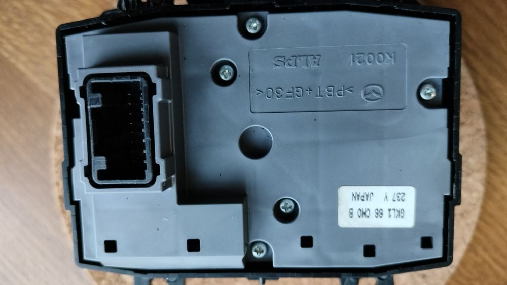 Panel sterowania multimedia mazda 6