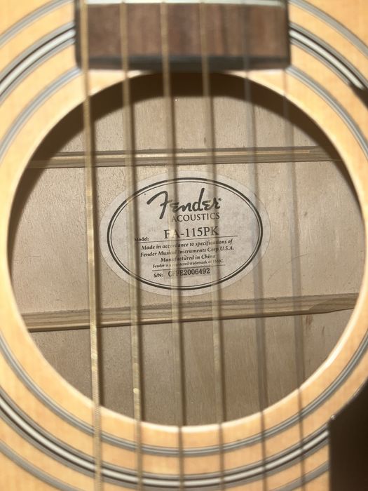 Guitarra acústica Fender