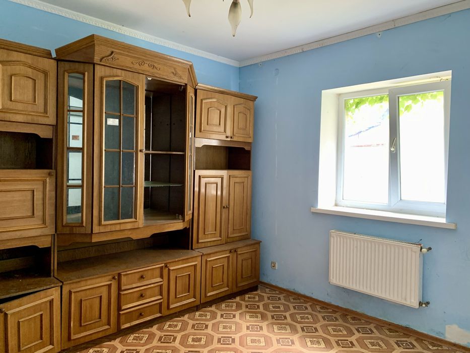 Продаж будинку з великою ділянкою – ідеально для сім’ї!