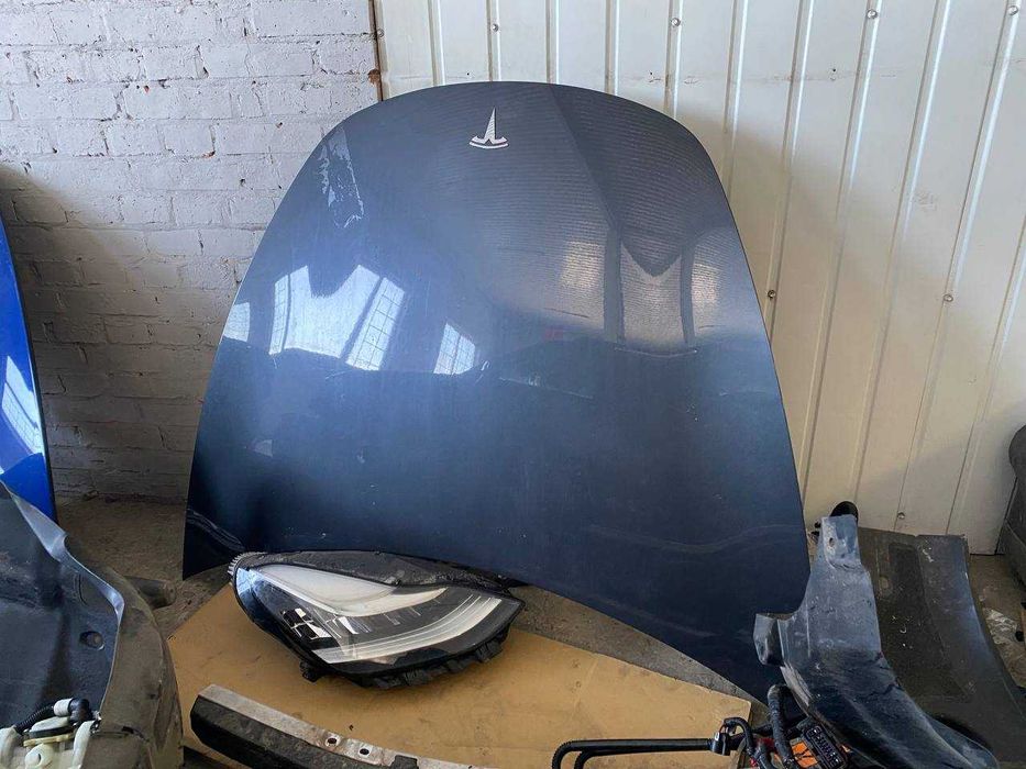 Капот Tesla Model 3 білий синій графіт