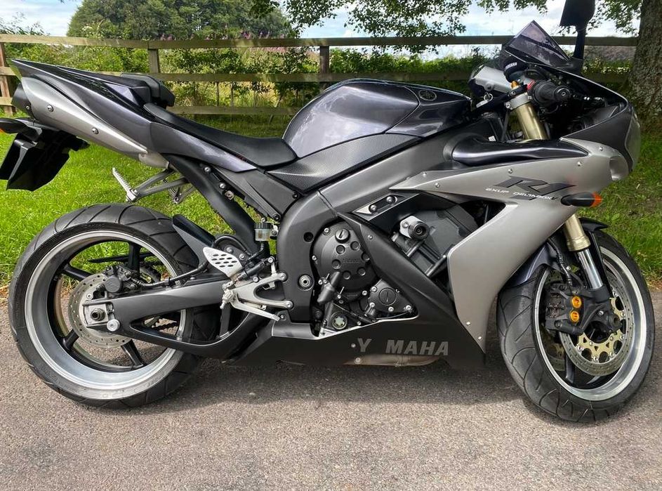 Yamaha R1 RN12 na części