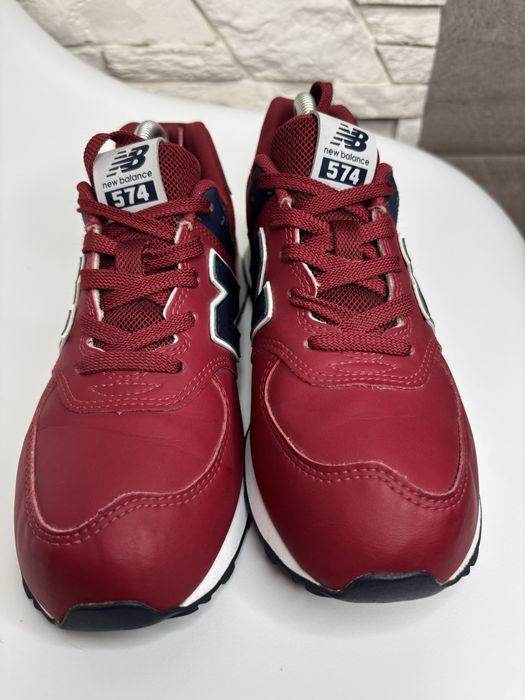Оригінальні підліткові кросівки New Balance 574 38р сині /червоні