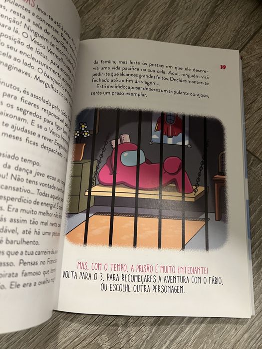 Livro “Among Us: A Academia em que Tu És o Herói... ou o Vilão”